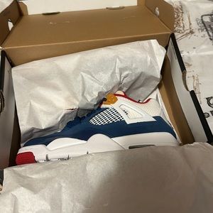 Air Jordan 4 messy rooms